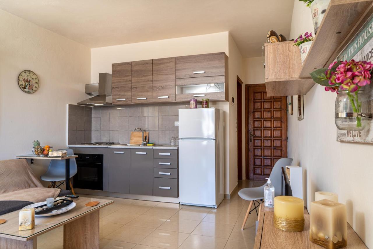 The View Apartment Makrýgialos Екстериор снимка